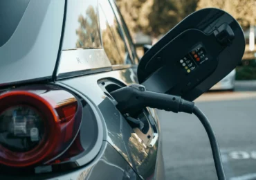 Creștere de 113% a înmatriculărilor de mașini electrice în aprilie. Cele mai populare modele în România