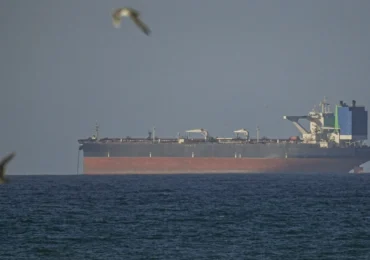 O navă Maersk iese din Ormuz sub escortă militară