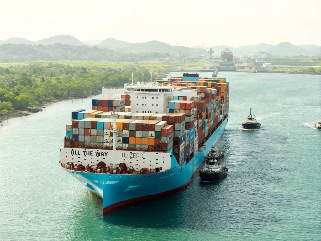 Soluția găsită de giganții transportului maritim pentru a ocoli blocajul din Ormuz