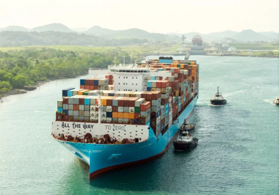 Soluția găsită de giganții transportului maritim pentru a ocoli blocajul din Ormuz