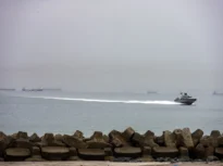 Iranul susține că a atacat o fregată americană. SUA dezmint și anunță că două nave comerciale au trecut prin Strâmtoarea Ormuz