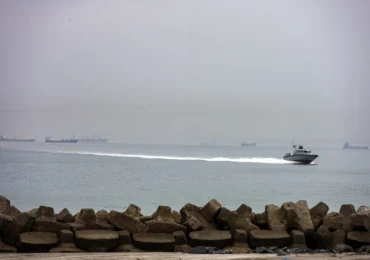 Iranul susține că a atacat o fregată americană. SUA dezmint și anunță că două nave comerciale au trecut prin Strâmtoarea Ormuz
