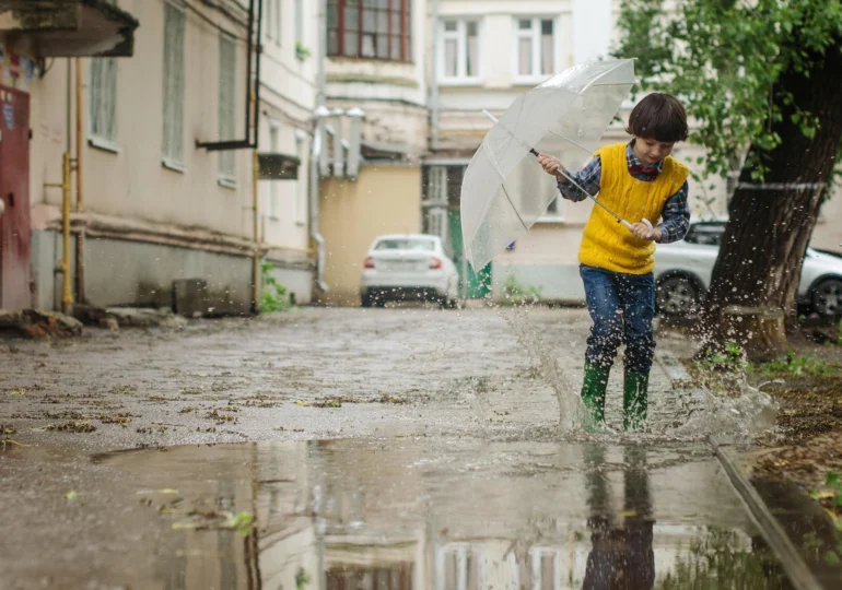 Cum va fi vremea de Rusalii și de 1 Iunie: Cei care pleacă în mini-vacanță să-și ia umbrela