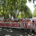 Zeci de mii de oameni au ieșit în stradă la Madrid: Locuințele ne costă viața. Reduceți chiriile (Video)