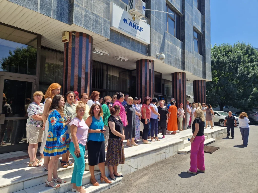 Sindicaliștii din finanțe declanșează miercuri acțiuni de protest. Ce îi nemulțumește