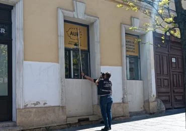 Sediul AUR din Cluj-Napoca a fost vandalizat după votul moțiunii de cenzură (Foto)