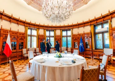 Începe Summit-ul B9, la care participă și Zelenski. 16 delegații străine vin la București