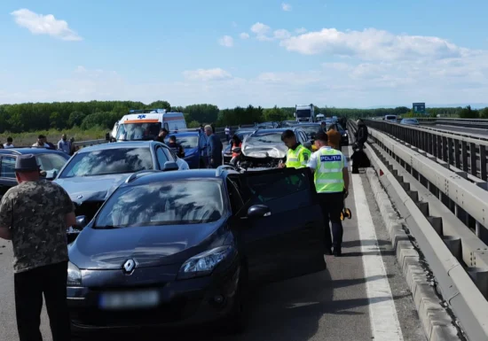 Haos pe drumul spre Capitală: A3 blocată după un carambol cu șapte mașini, e aglomerație și pe Valea Prahovei