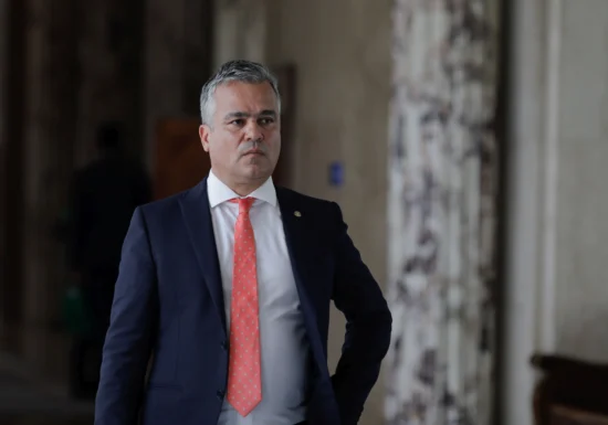 <span style="color:#990000;">LIVE</span> Veștea, chemat la Cotroceni să i se spună să plece, după ce a negociat cu extremiștii alături de Marian Neacșu. Trei noi variante de premier