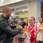 Cum au fost întâmpinați frații Tate în Rusia (Video)