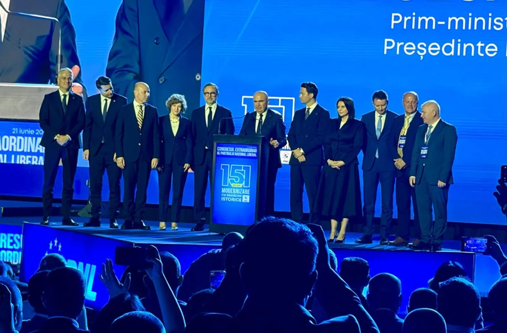 Bolojan și echipa la congres