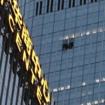O aeronavă de mici dimensiuni a lovit cea mai înaltă clădire din Beijing, într-o zonă puternic securizată (Video)