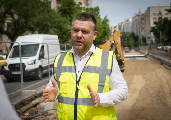 Instanța oprește temporar reorganizarea lui Ciucu la Primăria Capitalei. Prima victorie a sindicaliștilor