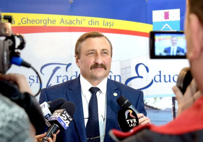 Rectorul Dan Cașcaval se laudă cu 220 de studenți aduși în PSD. ANOSR cere depolitizarea universităților