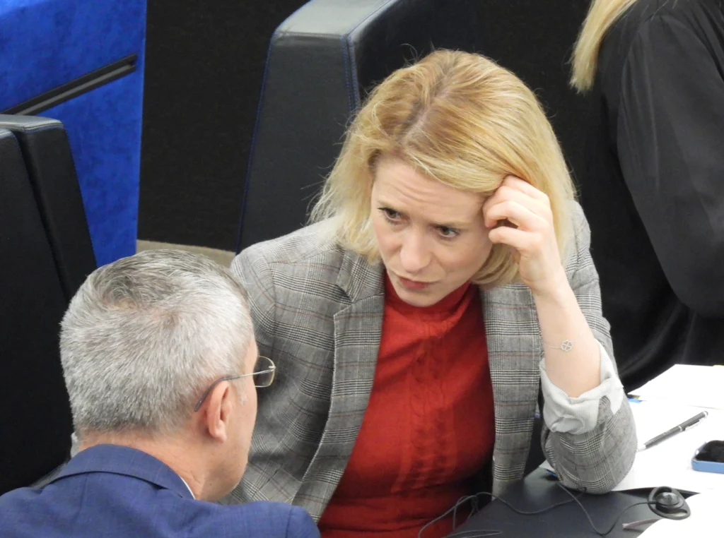 Drona de la Galați a ajuns în Parlamentul European. Românii au acuzat Rusia și au spus că țara noastră a fost ținta unui atac ostil. Nu și Șoșoacă!