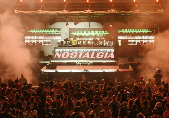 Peste 12 live acts surpriză la NOSTALGIA 2026. Transportul la festival este gratuit