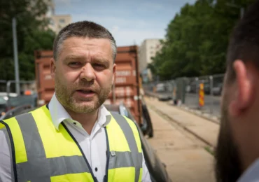 Exclusiv Am fost cu primarul Ciucu pe șantier. De ce durează ani de zile să schimbi o linie de tramvai în București (Foto&Video)