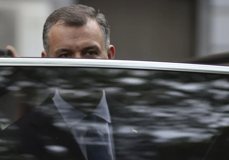 Tomac își caută voturile în continuare pentru Guvern. Azi negociază cu UDMR, minoritățile și suveraniștii