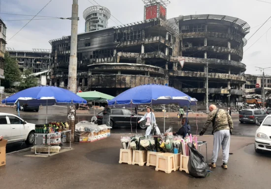 „Este ca la Cernobîl”: Cum arată viața în cel mai bombardat cartier din Kiev (Foto & Video)
