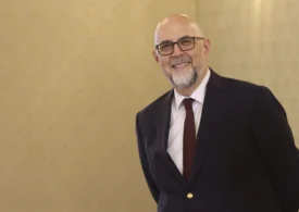 Cum se prezintă partidele la consultările de la Cotroceni: PSD caută o înțelegere cu AUR, PSD și PNL merg pe varianta Siegfried Mureșan. Kelemen Hunor a găsit a treia cale