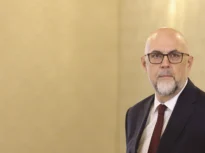 Kelemen Hunor propune trei formule de guvern și procedura de la Vatican: Închidem sala și, când iese fumul alb, deschidem sala!