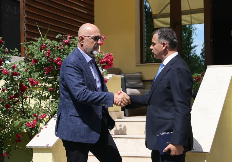 Kelemen Hunor spune că UDMR ar putea ieși din sală la votul pentru Guvern: Nu suntem masochiști politici