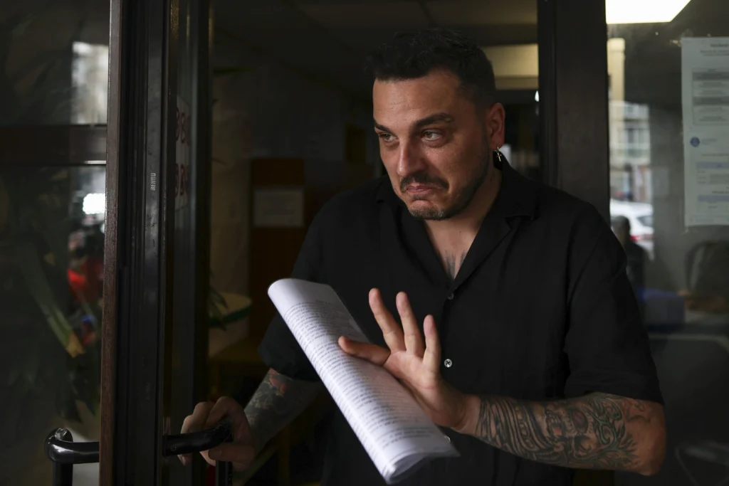 Influencerul suveranist Makaveli, plasat sub control judiciar. Venituri nedeclarate de milioane de lei din TikTok