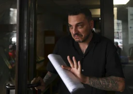 Influencerul suveranist Makaveli, plasat sub control judiciar. Venituri nedeclarate de milioane de lei din TikTok
