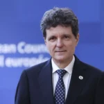 O umbră de Nicușor. E timpul pentru un guvern asumat PSD-AUR?