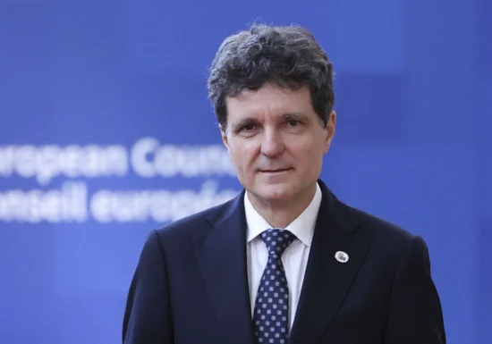 O umbră de Nicușor. E timpul pentru un guvern asumat PSD-AUR?