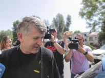 Fostul preot Cristian Pomohaci a fost reținut (Video). Este acuzat din nou de viol asupra unui minor și agresiune sexuală