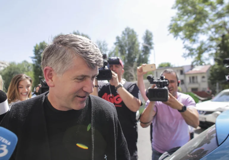 Fostul preot Cristian Pomohaci a fost reținut (Video). Este acuzat din nou de viol asupra unui minor și agresiune sexuală