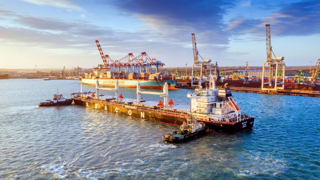 În ciuda războiului, cel mai mare operator de transport maritim din lume investește într-un port ucrainean de la Marea Neagră