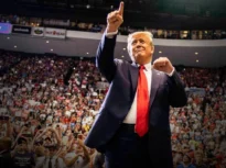 Ca în bancul cu taximetristul: Trump sărbătorește capitularea Americii
