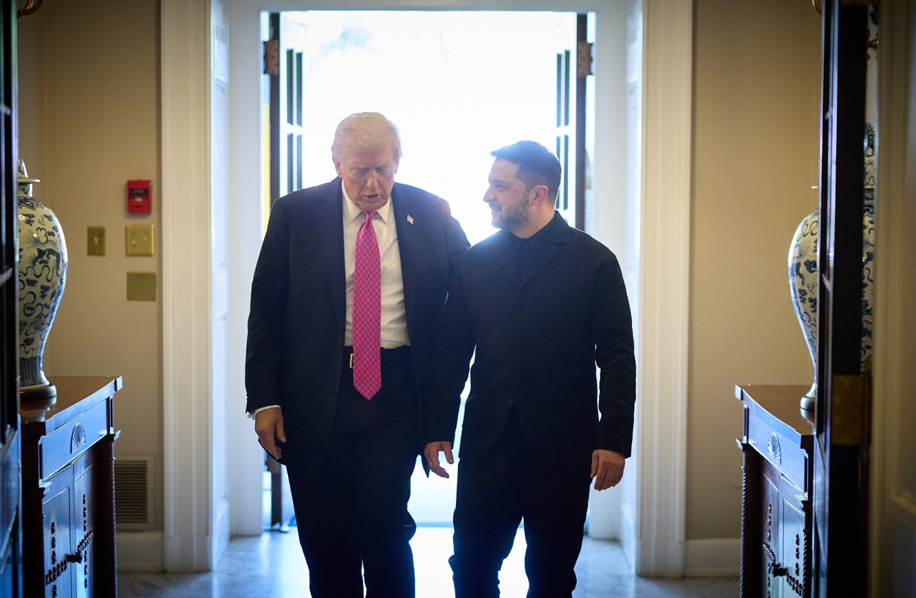 Trump spune că SUA trebuie să își refacă stocurile de armament