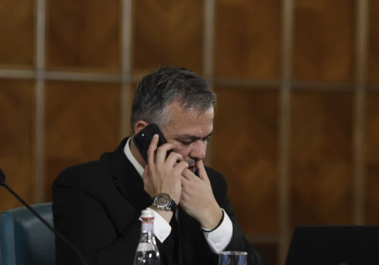 <span style="color:#990000;">LIVE</span> Veștea nu depune nici azi lista de miniștri. Nu are voturile necesare. PSD încă analizează dacă intră la guvernare