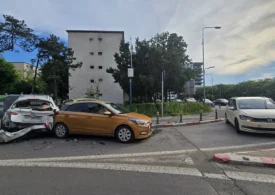 Momentul în care un TIR este scăpat de sub control în Constanța: a lovit un autobuz și opt mașini. Două persoane au fost rănite (Video)