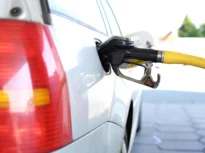 Cu cât crește prețul unui plin de motorină, dacă nu avem guvern nou într-o săptămână