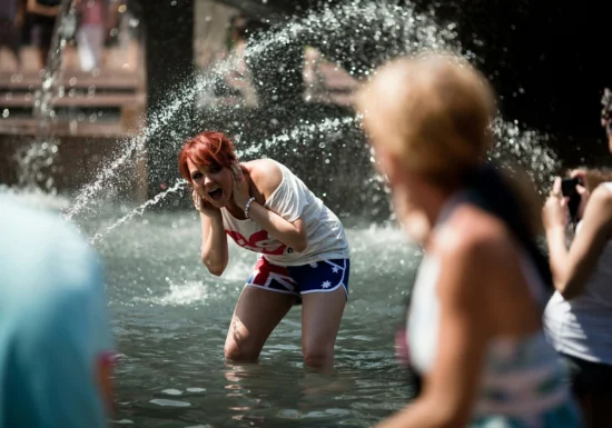 Cod roșu de caniculă. Temperaturile pot depăși 40 de grade, valul de căldură se extinde în toată țara. În București, nopți tropicale - hartă