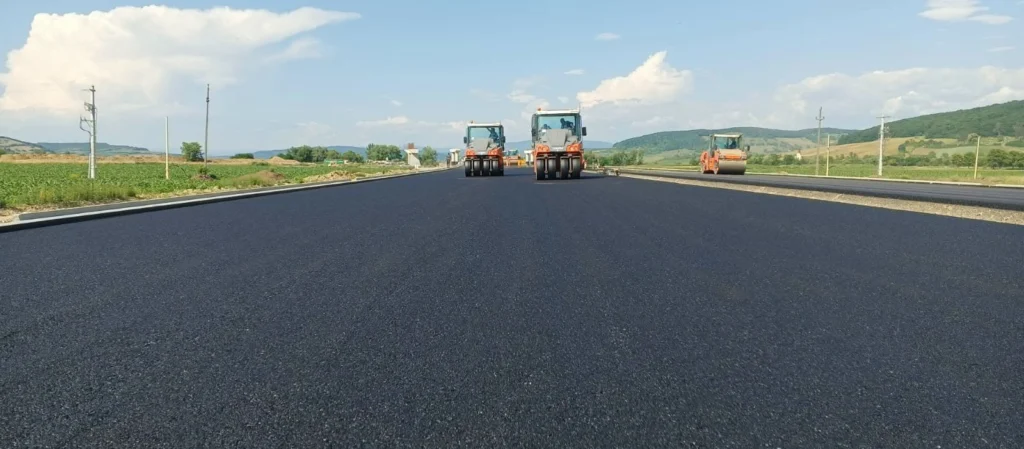 România și R. Moldova fac încă un pas spre Autostrada Unirii: S-a semnat contractul pentru ultimul lot al A8, Guvernul vrea să fie totul gata până în 2030