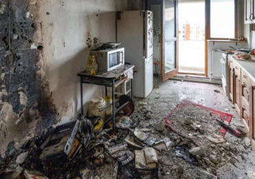 Femeia rănită de dronă în blocul din Galați povestește noaptea de groază: Am împins copilul pe lângă foc, să ieșim