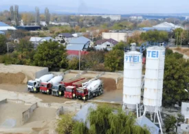 Când se toarnă betonul vara? Ghid practic pentru turnări sigure pe timp de căldură