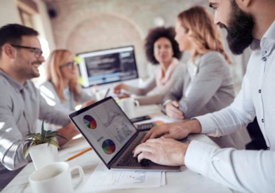 Cum alegi o platformă de advertoriale când gestionezi mai multe proiecte SEO