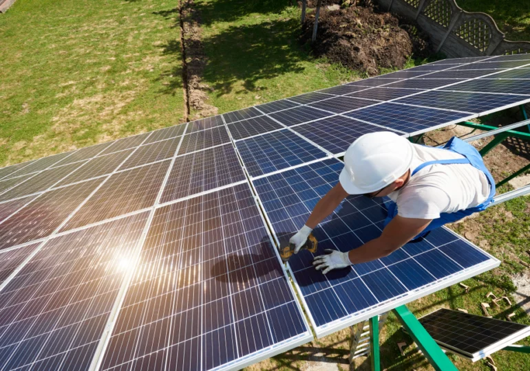 Ce avantaje oferă un sistem fotovoltaic on grid racordat la rețea în 2026 și cât poți economisi anual?