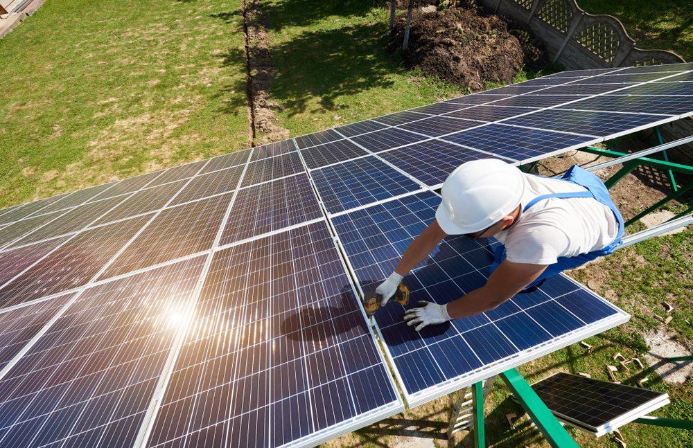 Ce avantaje oferă un sistem fotovoltaic on grid racordat la rețea în 2026 și cât poți economisi anual?