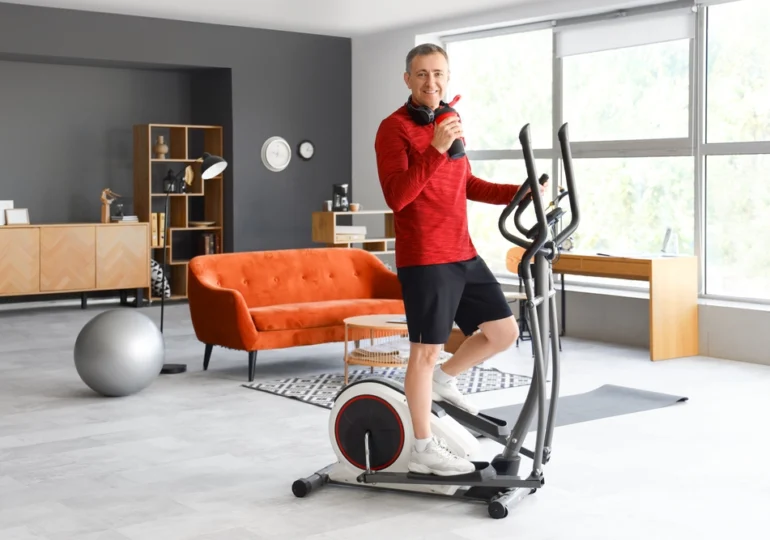 Bicicleta eliptică: ce avantaje oferă și de ce este tot mai căutată pentru antrenamentele indoor