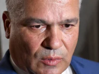 Adrian Veștea nu are voturile pentru a deveni prim-ministru deși a purtat negocieri cu extremiștii din parlament