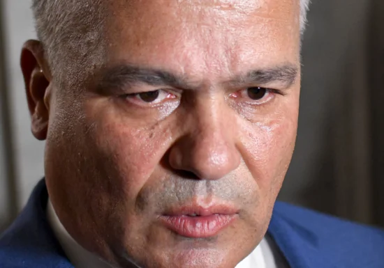 Adrian Veștea nu are voturile. Nicușor Dan joacă la două capete. PNL, UDMR și USR propun un guvern minoritar