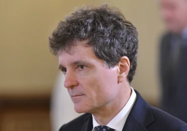 Nicușor Dan, comportamentul haotic al unui politician rațional