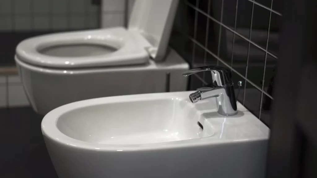 Ce este un WC smart și cum îți schimbă experiența zilnică
